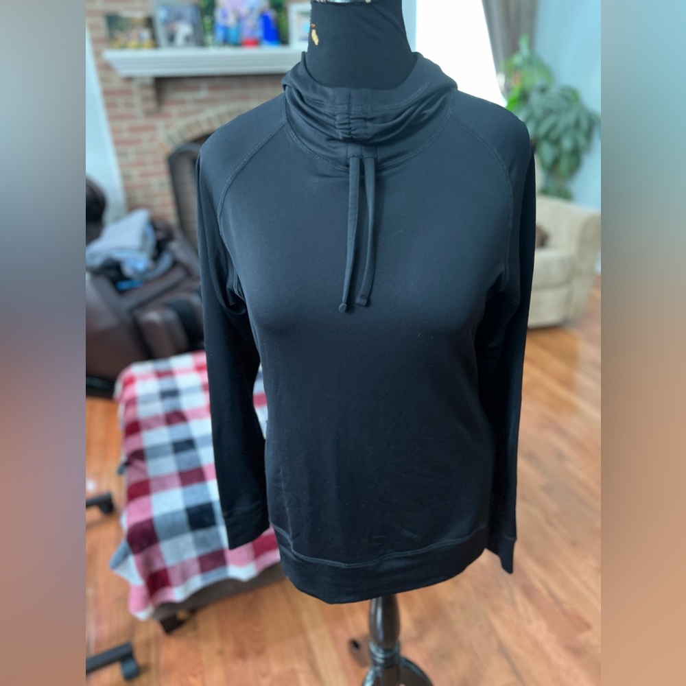 Black workout pull over jacket from Old Navy size L.